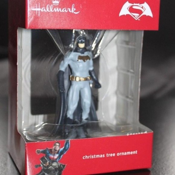 2016 HALLMARK CHRISTMAS TREE BATMAN ORNAMENT NIB - Picture 1 of 3